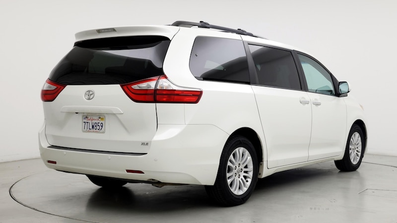 2016 Toyota Sienna XLE 8