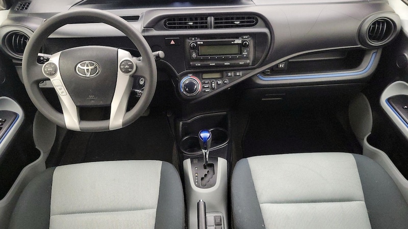 2013 Toyota Prius c Two 9