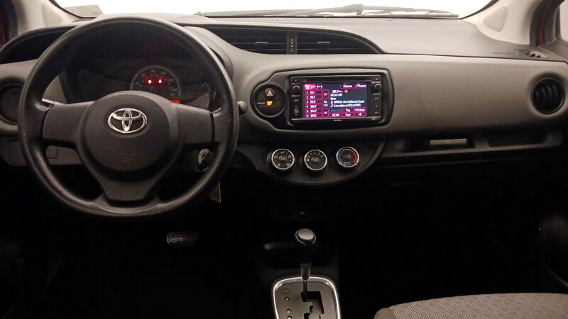 2015 Toyota Yaris L 9