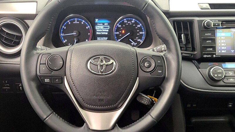 2016 Toyota RAV4 XLE 10