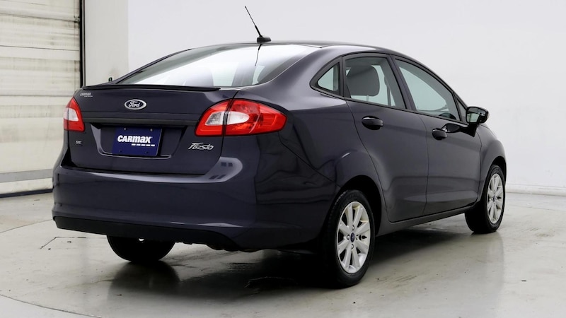 2013 Ford Fiesta SE 8