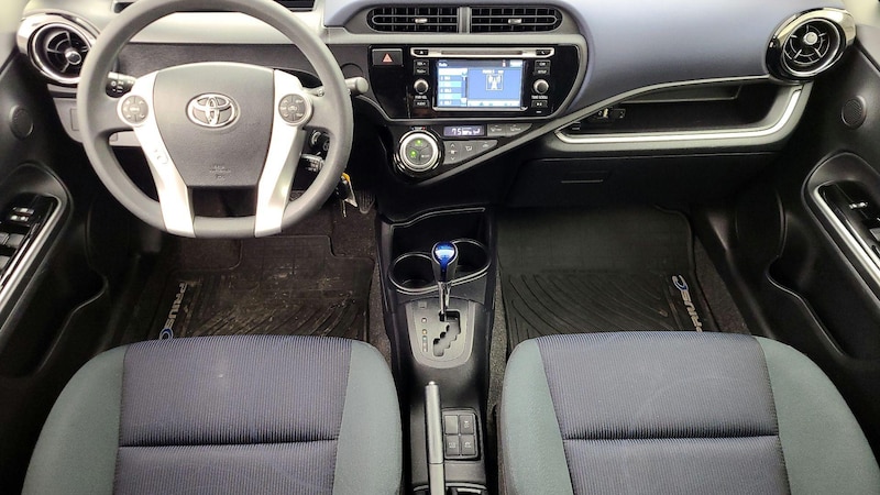 2016 Toyota Prius c Two 9