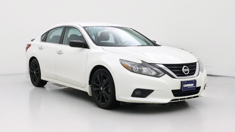 2017 Nissan Altima SR Hero Image