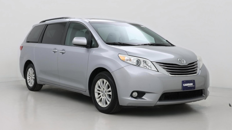 2017 Toyota Sienna XLE Hero Image