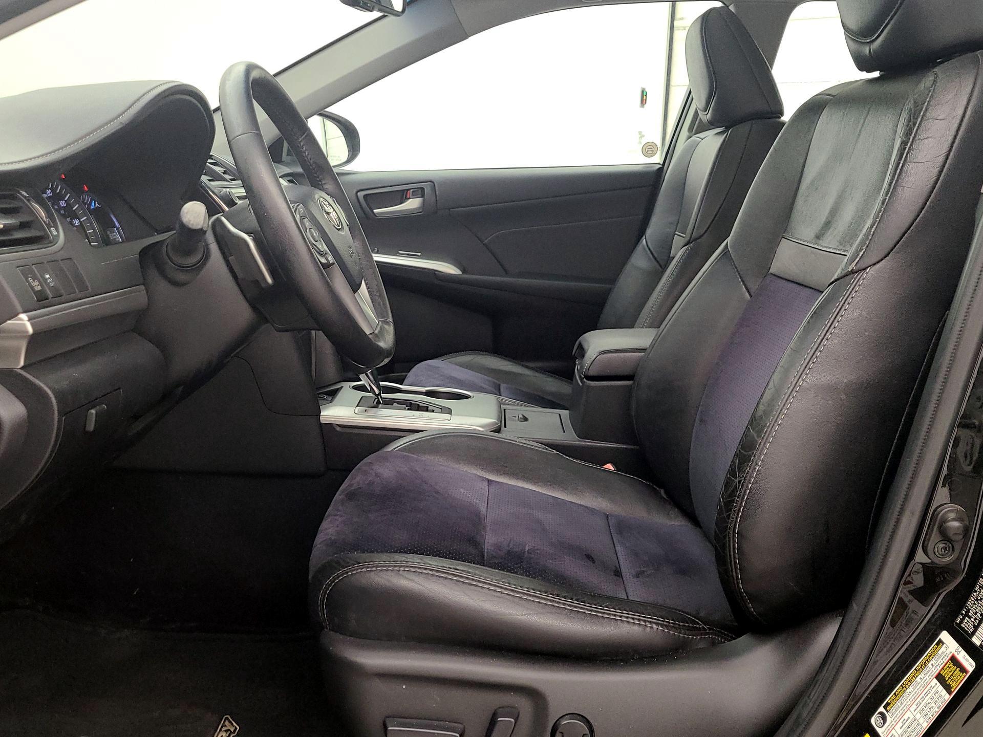 Thumbnail: 2013 Toyota Camry - 11