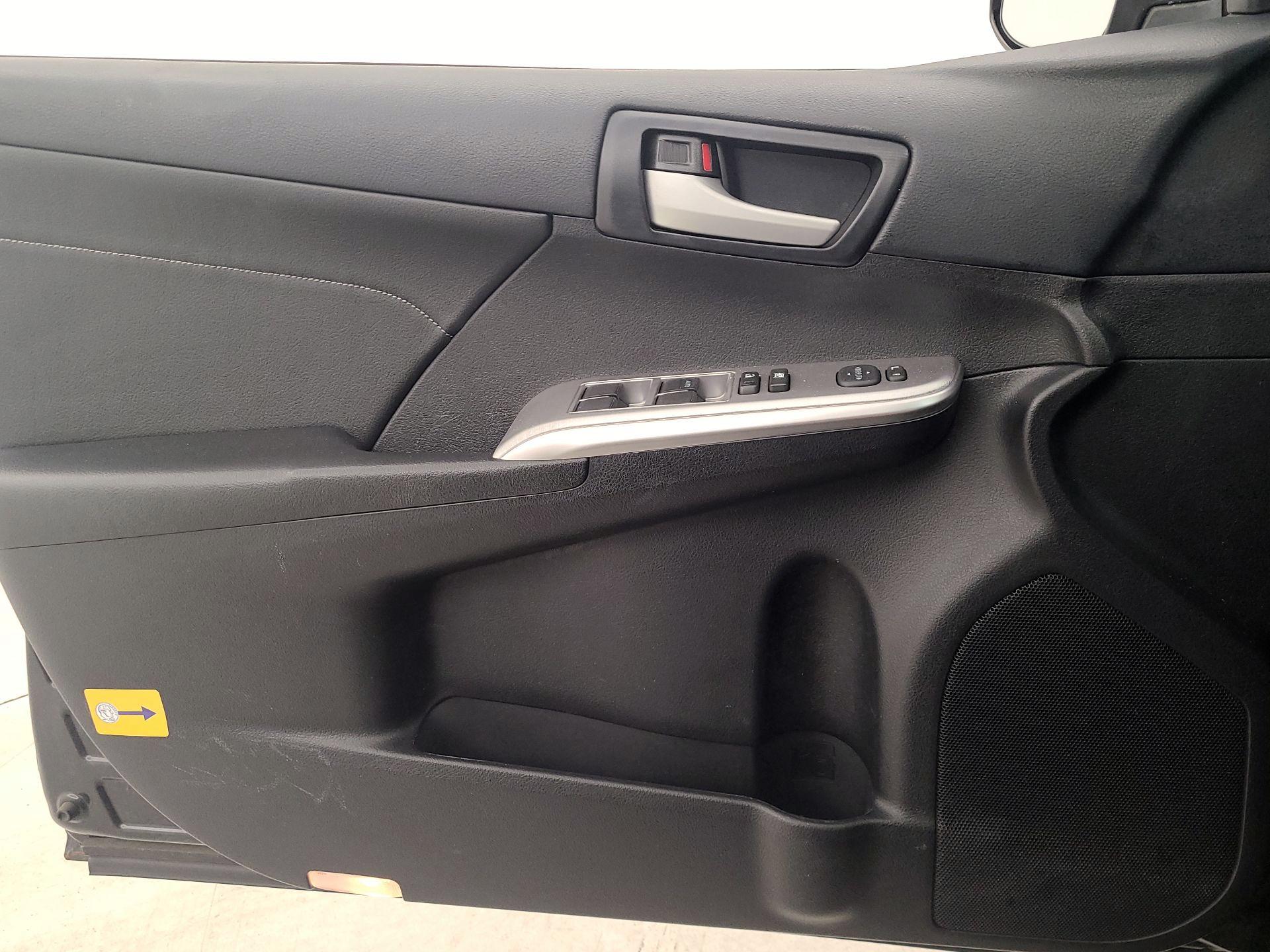 Thumbnail: 2013 Toyota Camry - 12
