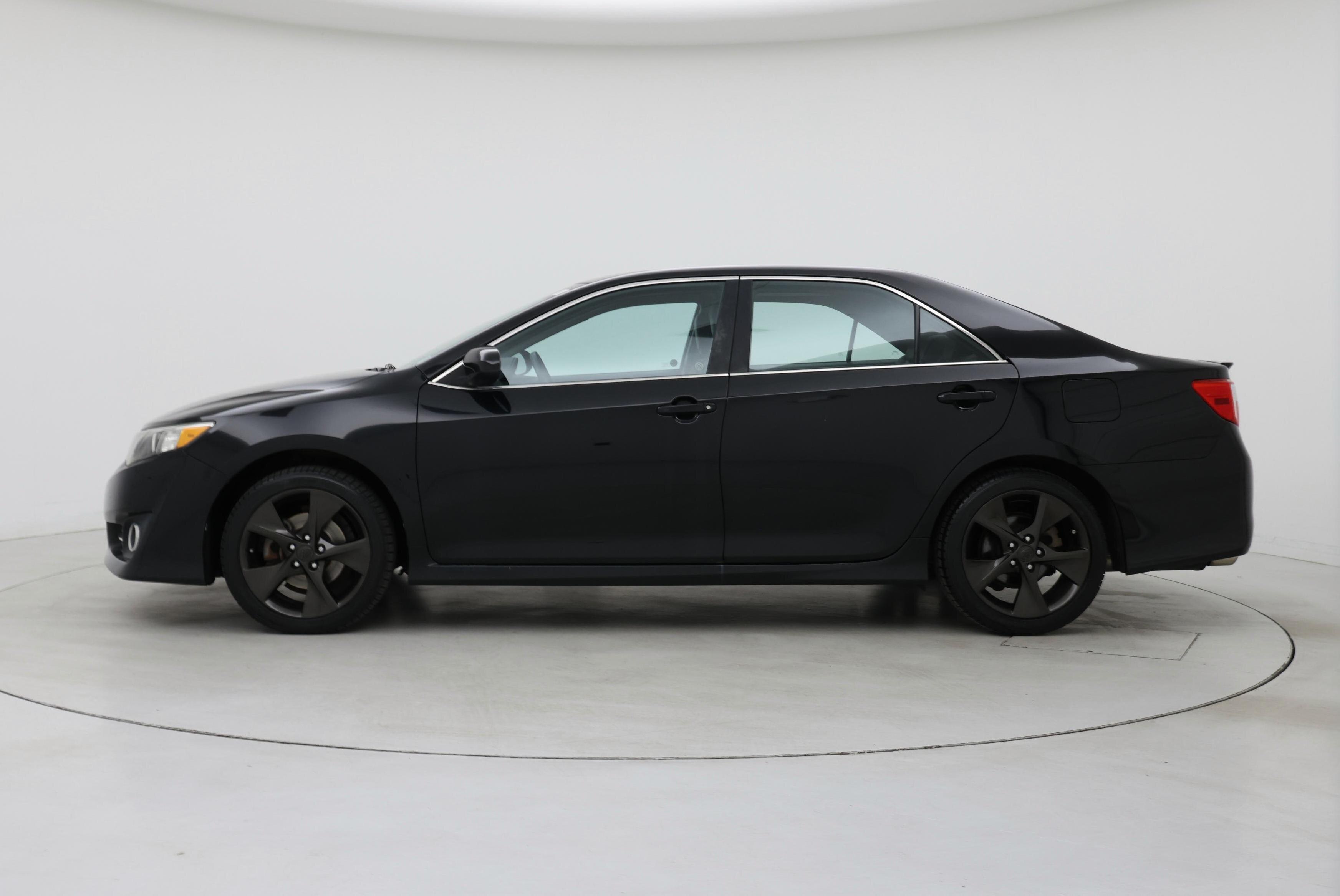 Thumbnail: 2013 Toyota Camry - 3