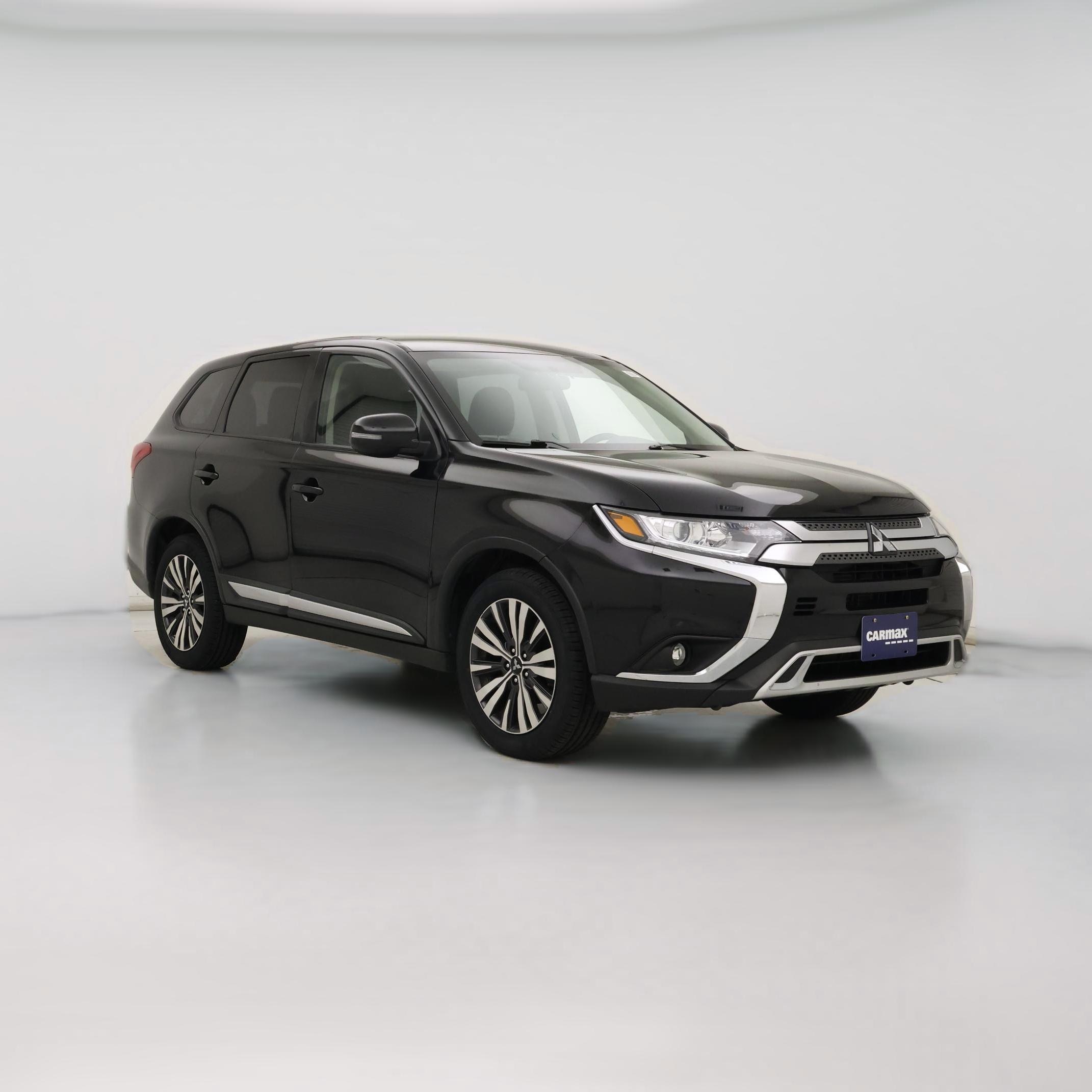 Thumbnail: 2019 Mitsubishi Outlander - 1