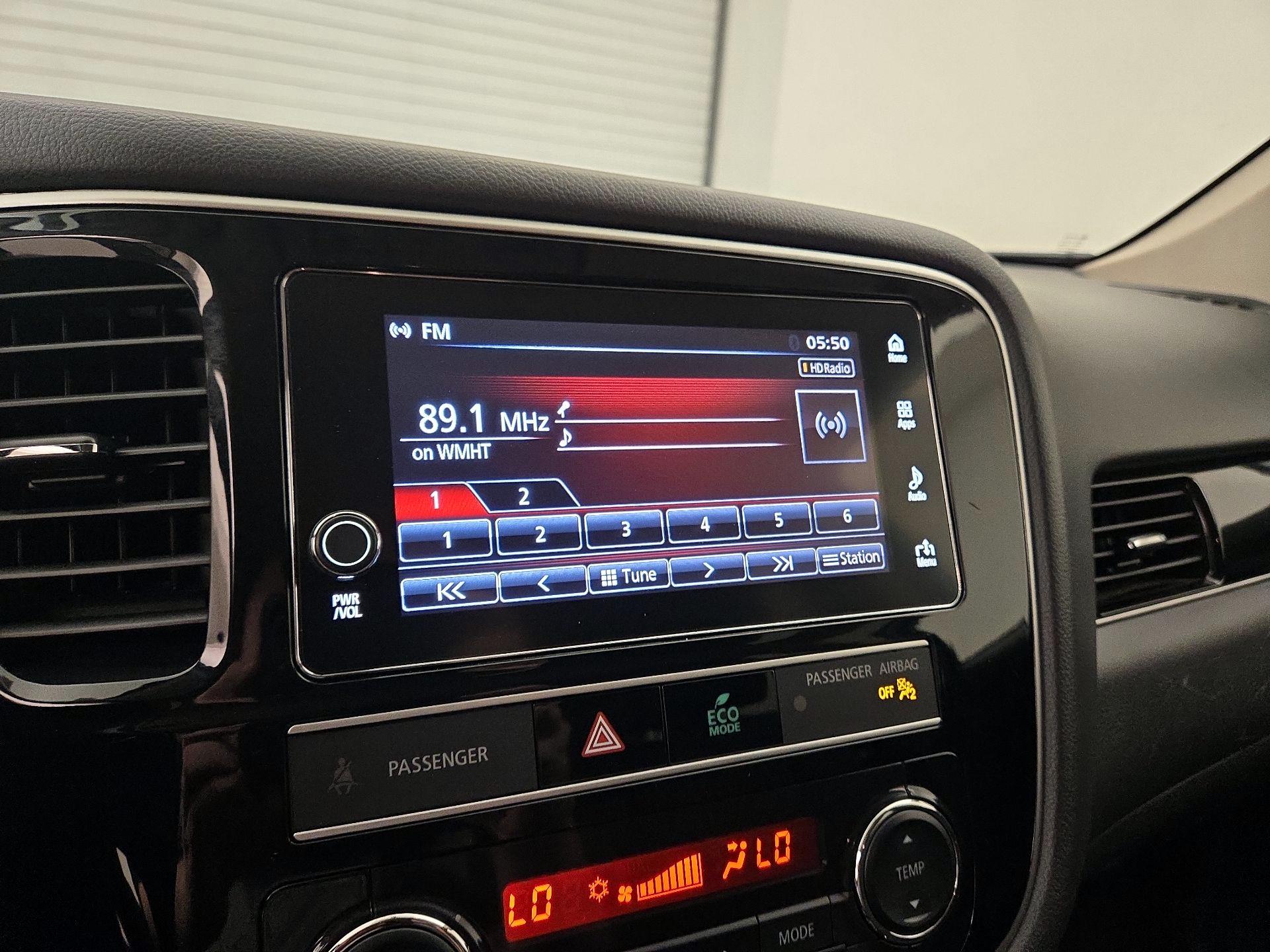 Thumbnail: 2019 Mitsubishi Outlander - 15