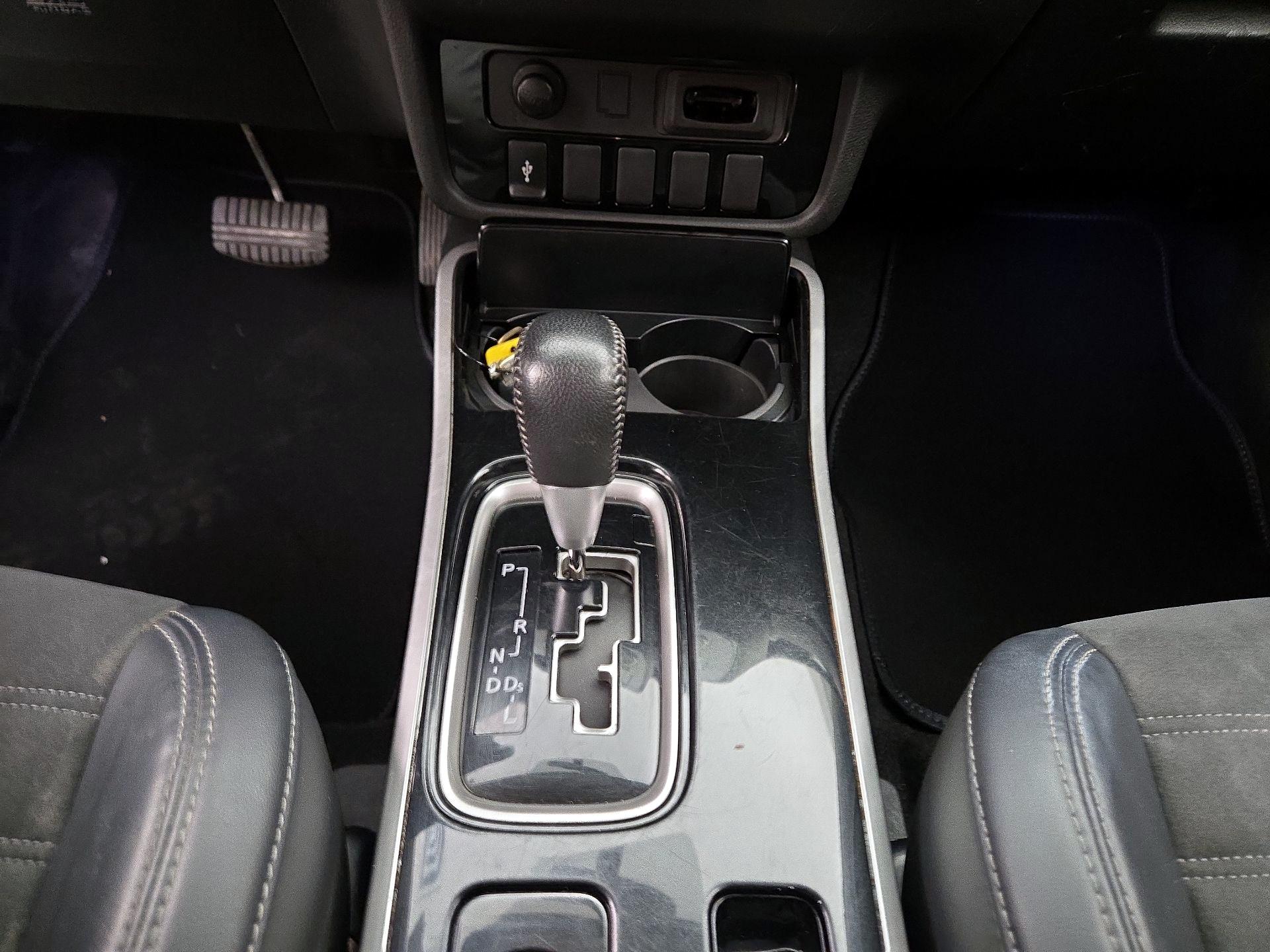 Thumbnail: 2019 Mitsubishi Outlander - 17