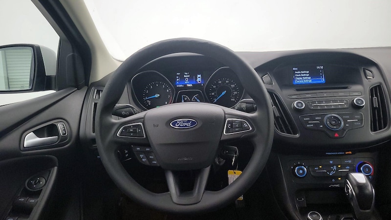 2015 Ford Focus SE 10