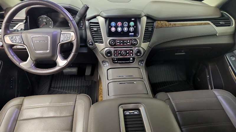 2016 GMC Yukon Denali 9