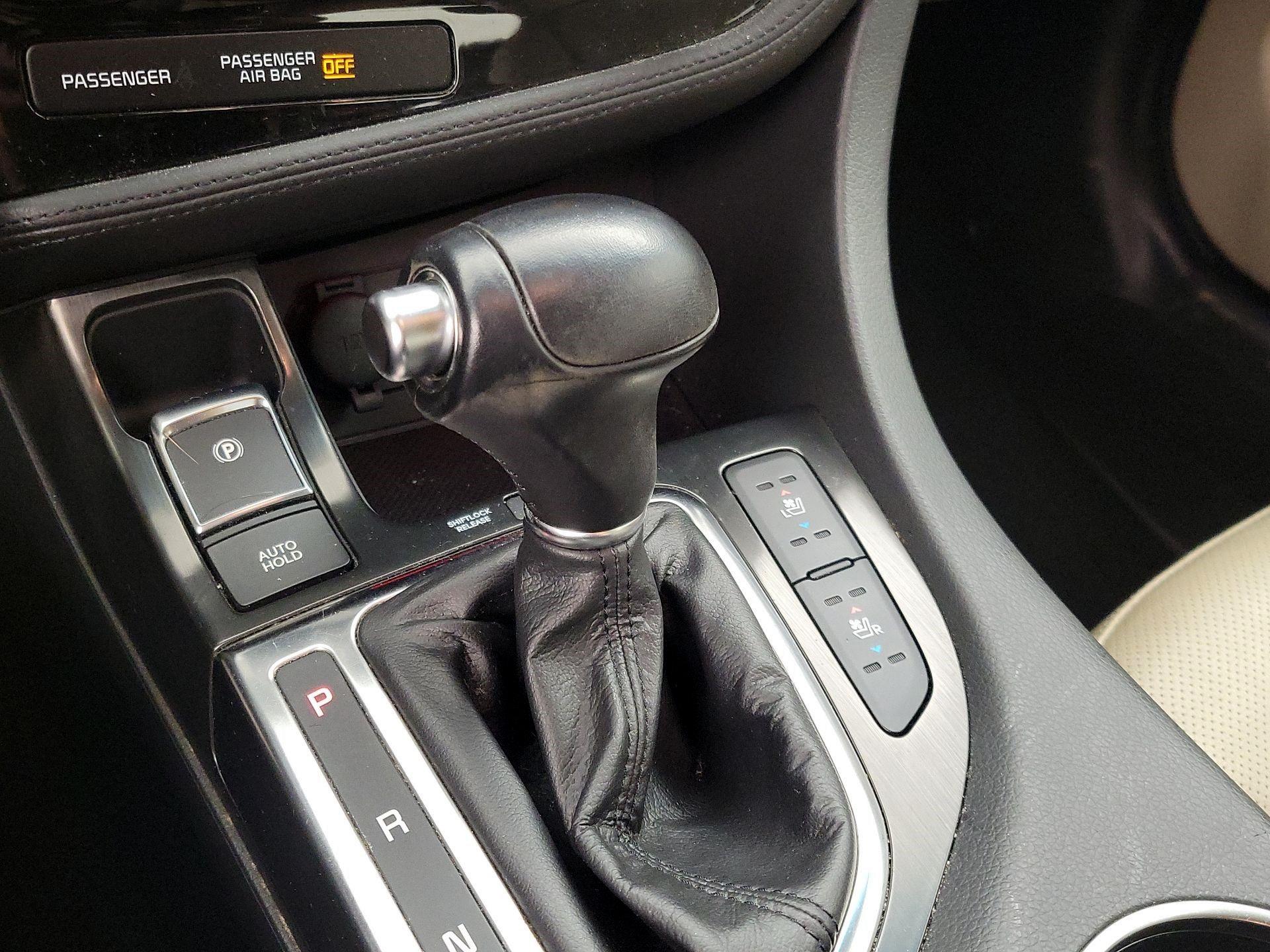 Thumbnail: 2015 Kia Optima - 17