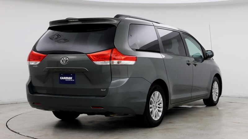 2014 Toyota Sienna XLE 8