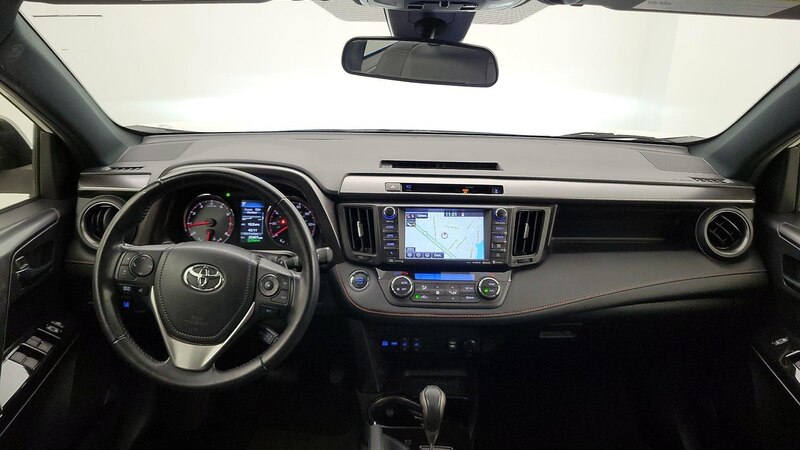 2016 Toyota RAV4 SE 9