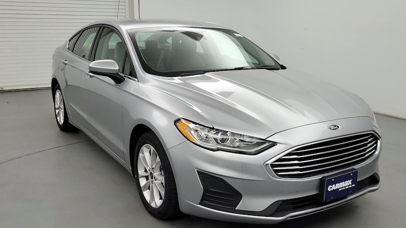 2020 Ford Fusion SE Hero Image