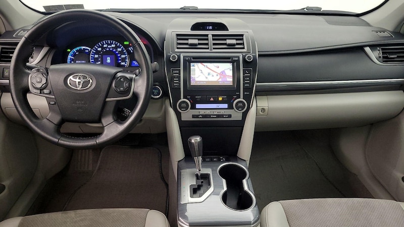 2014 Toyota Camry XLE 9