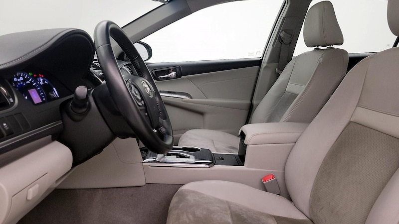 2014 Toyota Camry XLE 11