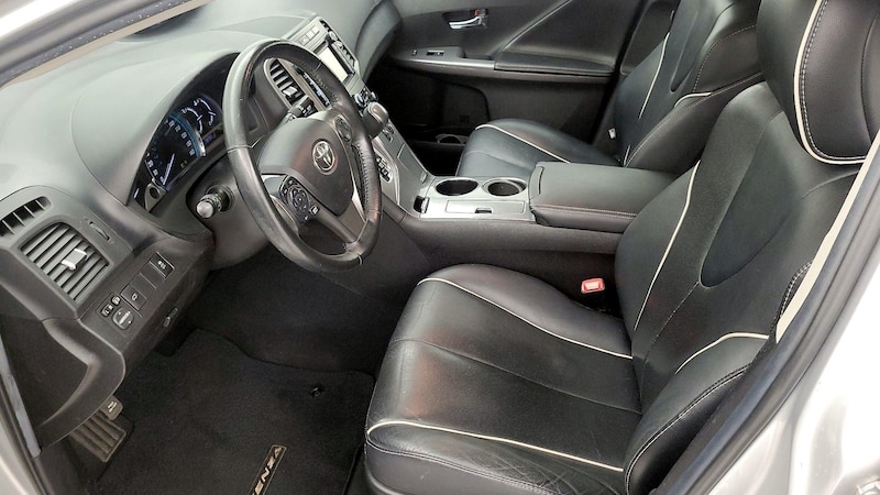 2014 Toyota Venza XLE 11