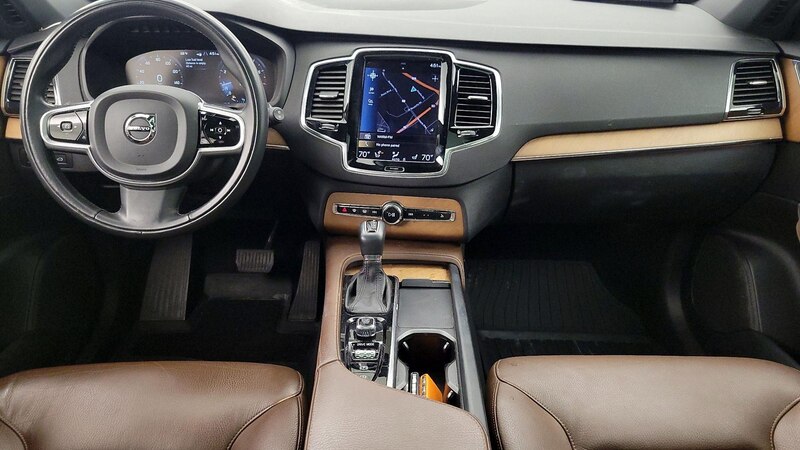 2021 Volvo XC90 T6 Momentum 9