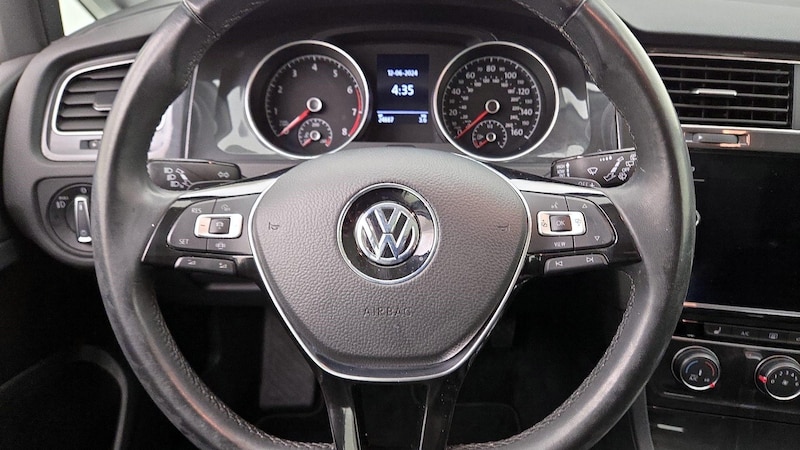 2019 Volkswagen Golf SE 10