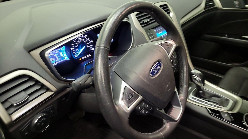 2015 Ford Fusion SE 9