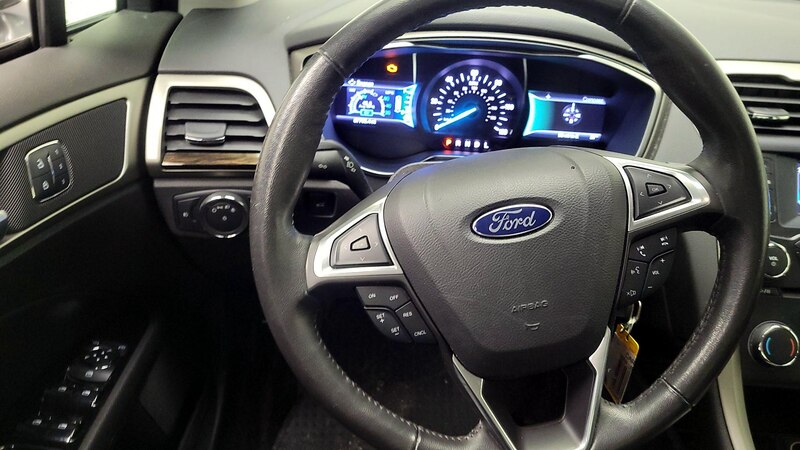 2015 Ford Fusion SE 10