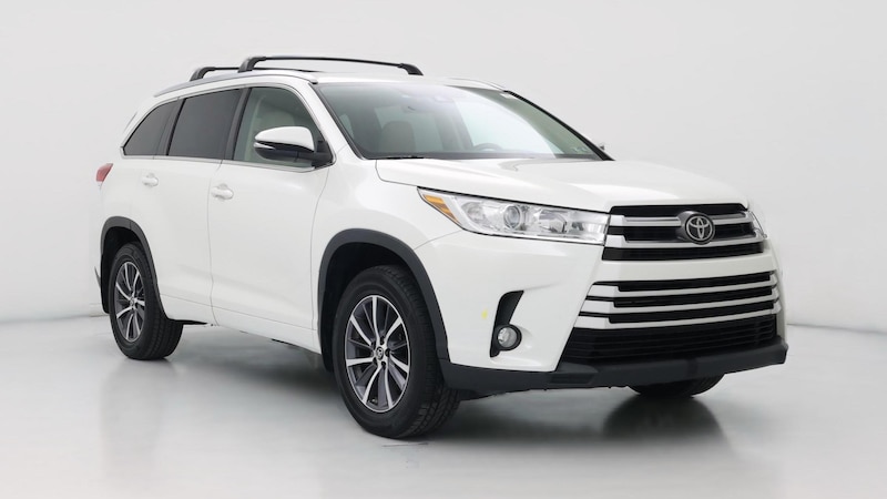 2017 Toyota Highlander XLE Hero Image