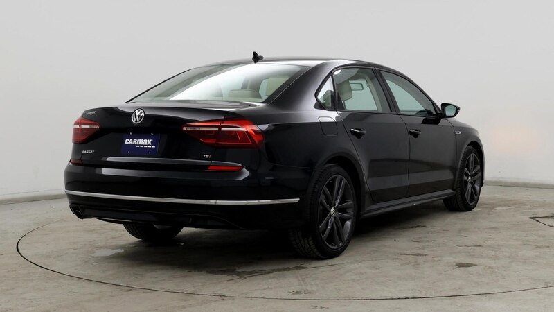 2018 Volkswagen Passat R-Line 8