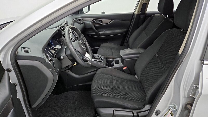 2017 Nissan Rogue Sport S 11