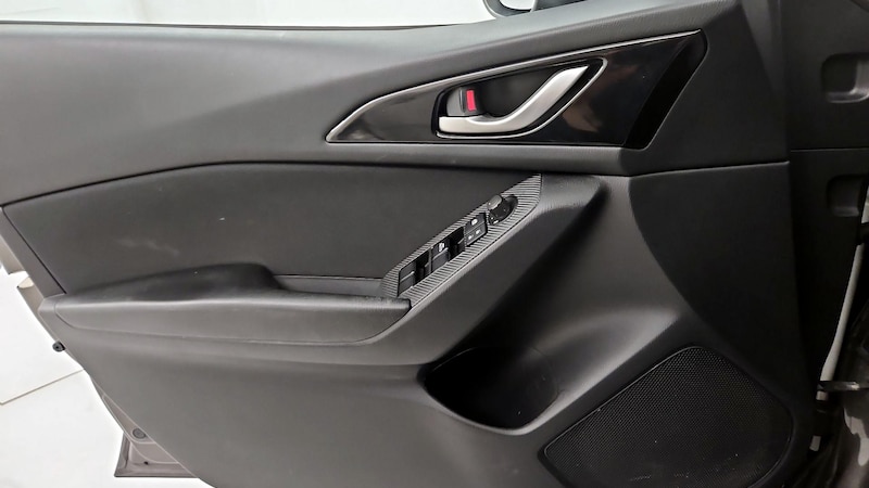 2016 Mazda Mazda3 i Sport 12
