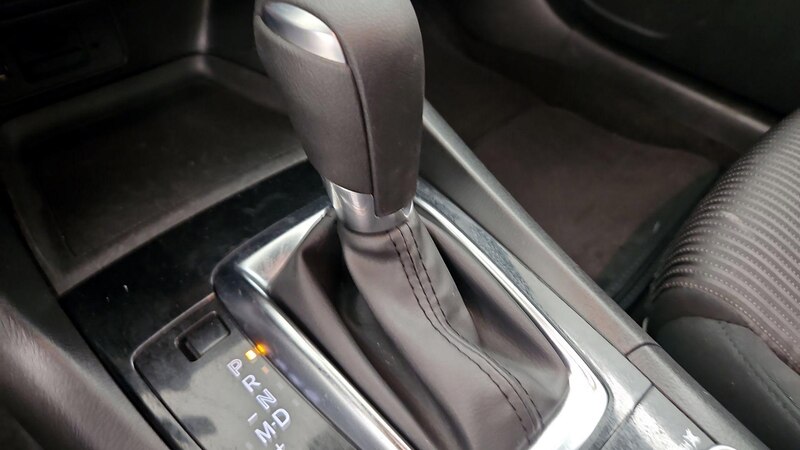 2016 Mazda Mazda3 i Sport 18