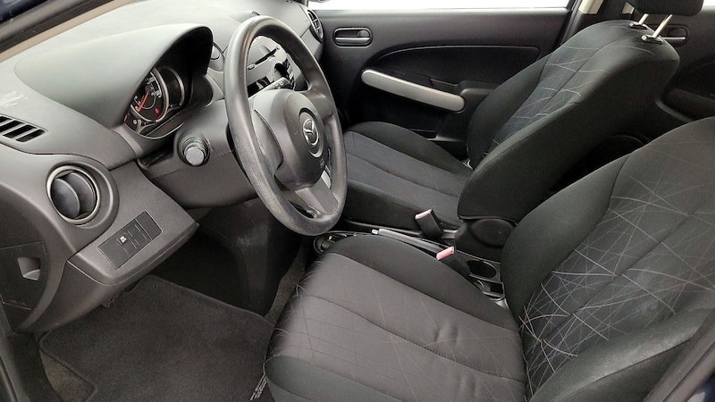 2014 Mazda Mazda2 Sport 11