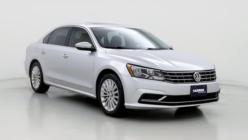 2016 Volkswagen Passat SE Hero Image