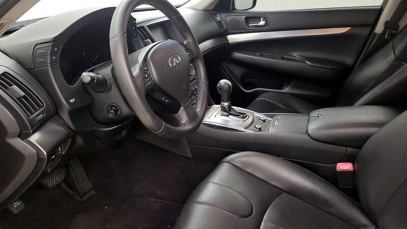 2013 INFINITI G37 Journey 11