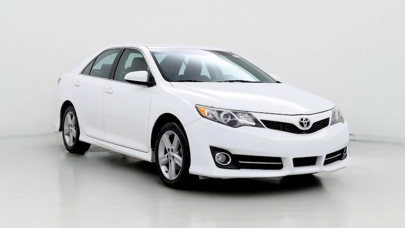 2014 Toyota Camry SE Hero Image