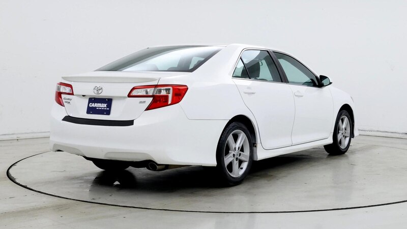 2014 Toyota Camry SE 8