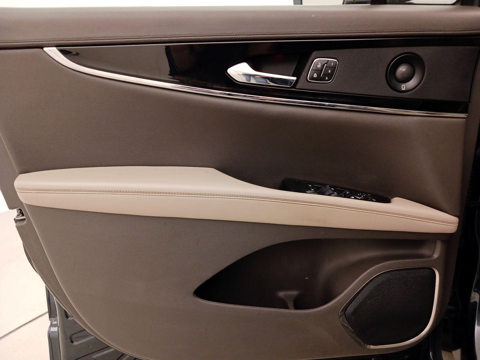 Thumbnail: 2021 Lincoln Nautilus - 12