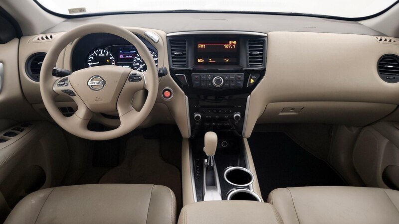 2015 Nissan Pathfinder S 9