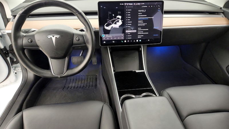 2018 Tesla Model 3 Long Range 9