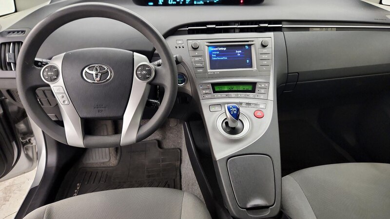 2013 Toyota Prius Three 9