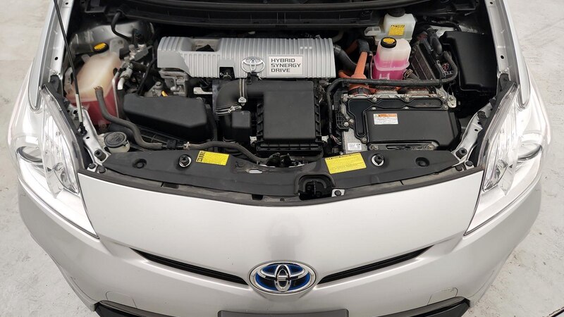 2013 Toyota Prius Three 22