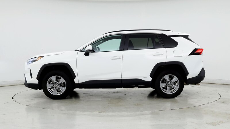 2022 Toyota RAV4 XLE 3