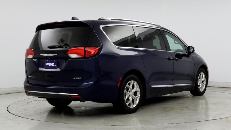 2018 Chrysler Pacifica Limited 8