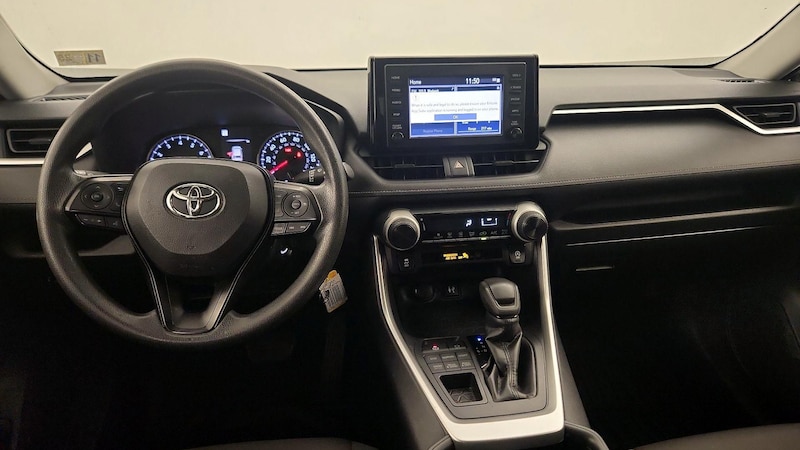 2019 Toyota RAV4 LE 9