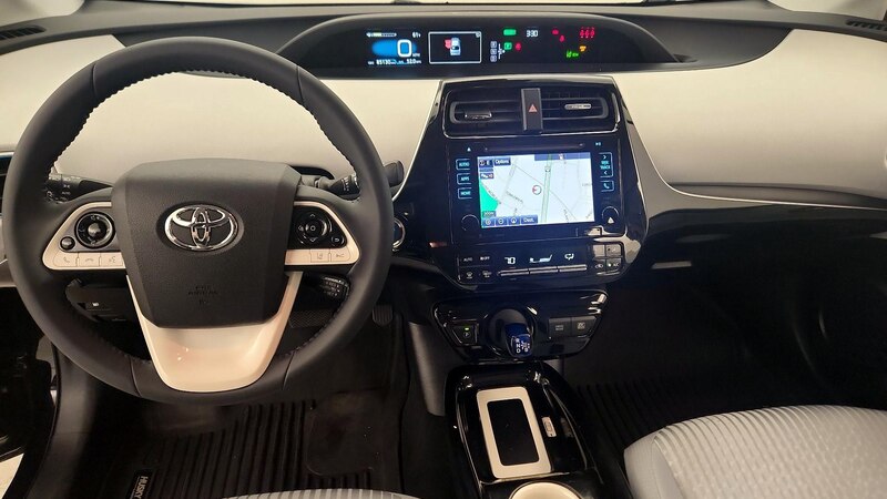 2017 Toyota Prius Three 9