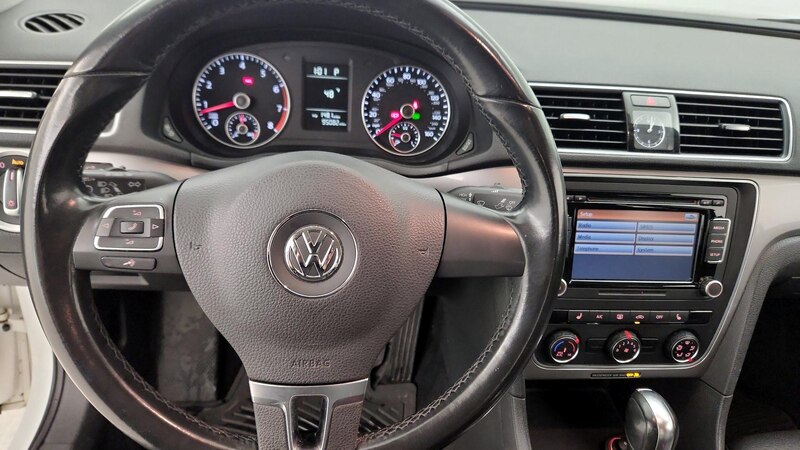 2015 Volkswagen Passat Limited Edition 10