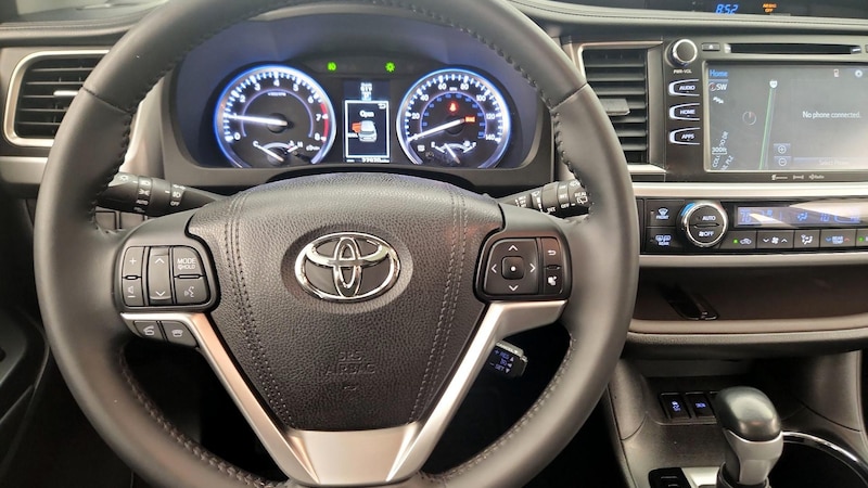 2016 Toyota Highlander XLE 10