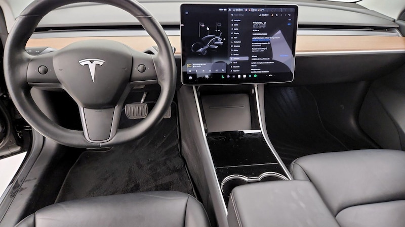 2018 Tesla Model 3 Long Range 9