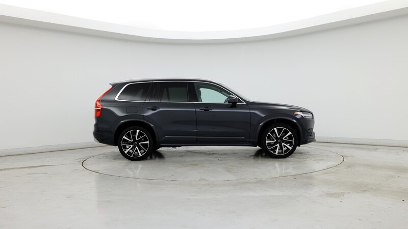 2022 Volvo XC90 T6 Momentum 7